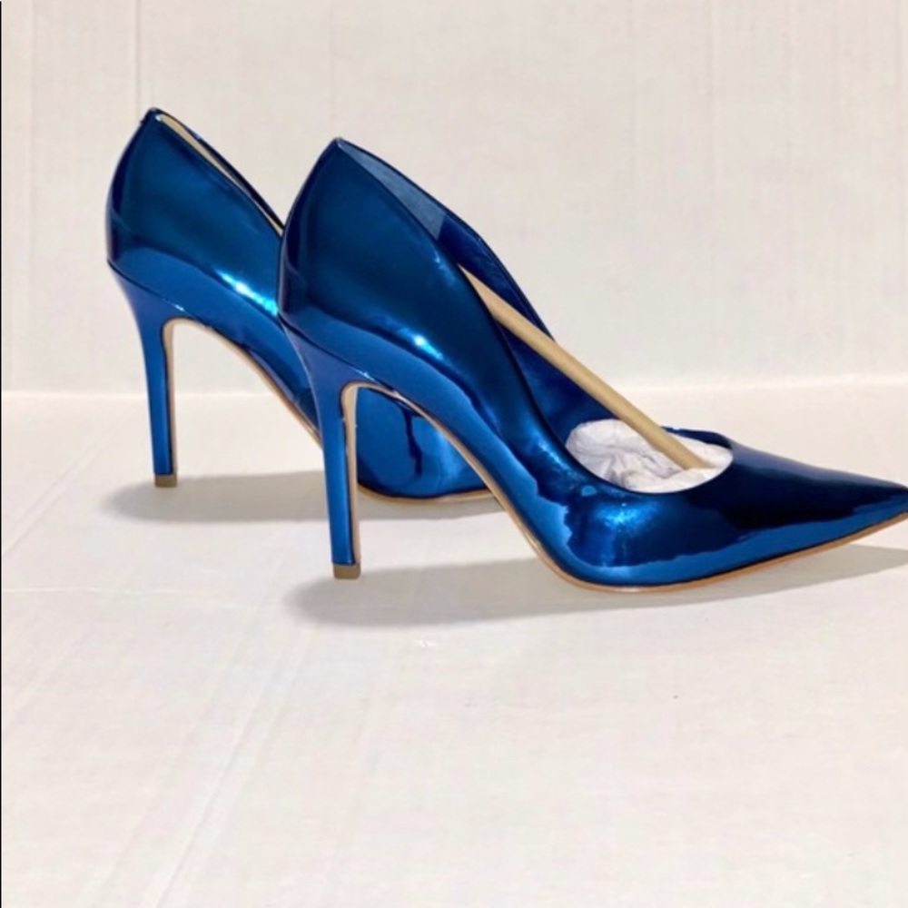 Patent electric blue Guess heels 👠